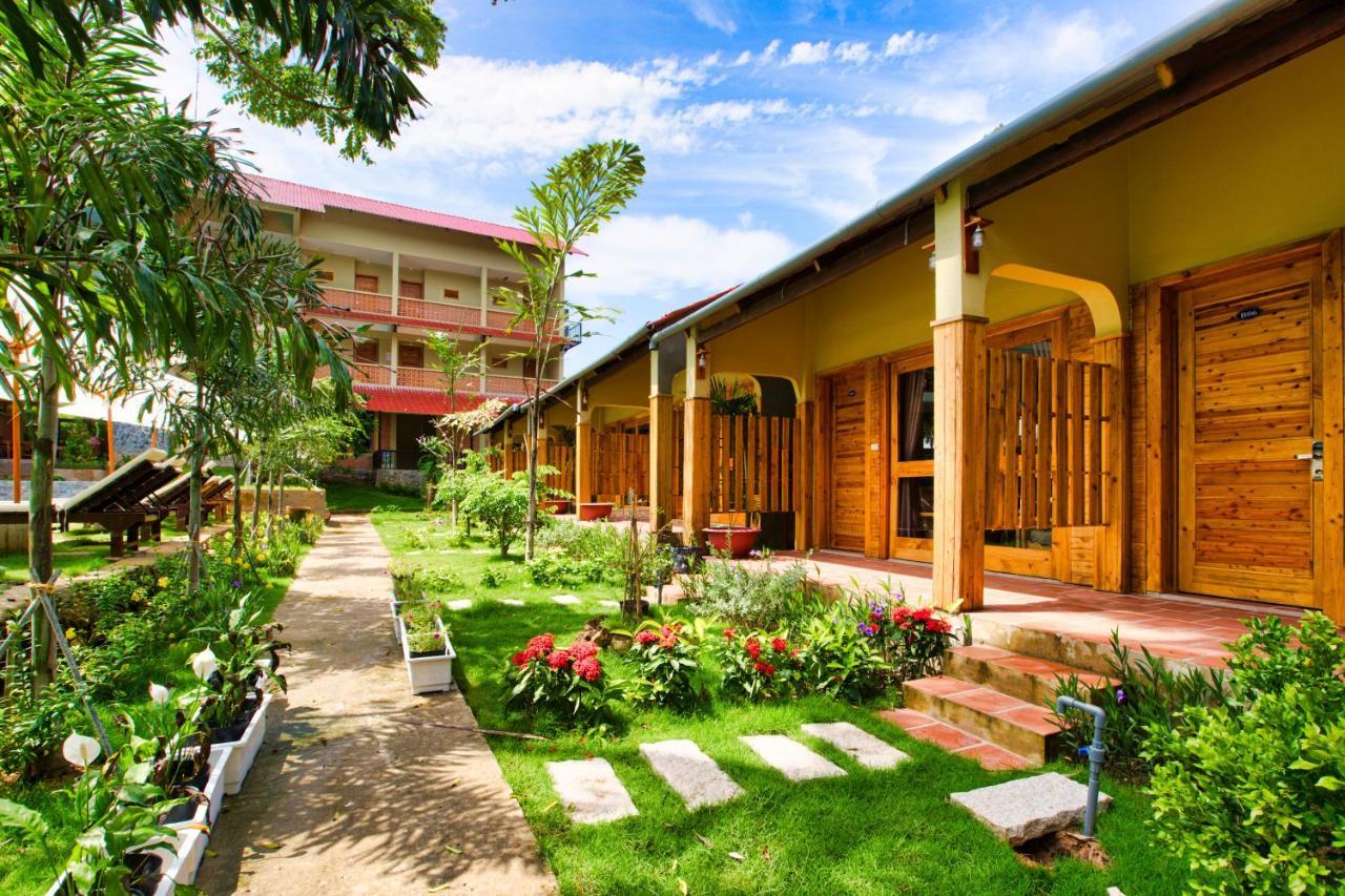 อะซูรา รีสอร์ต Hotel ฟู้โกว๊ก ภายนอก รูปภาพ